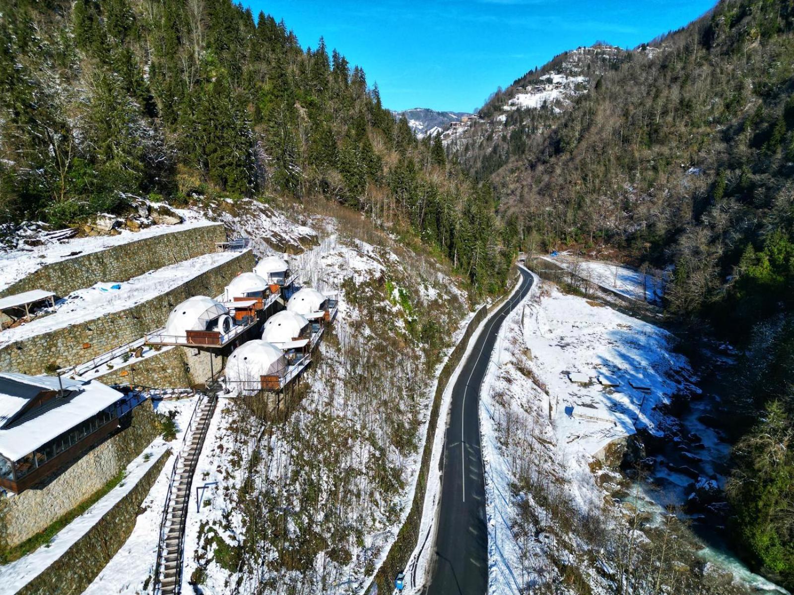 ホテル Kaledome Orman Evleri Çamlıhemşin エクステリア 写真